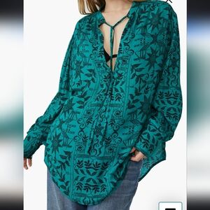 Free People Mia Floral Print Tie Neck Tunic Top in Poison Ivy Combo